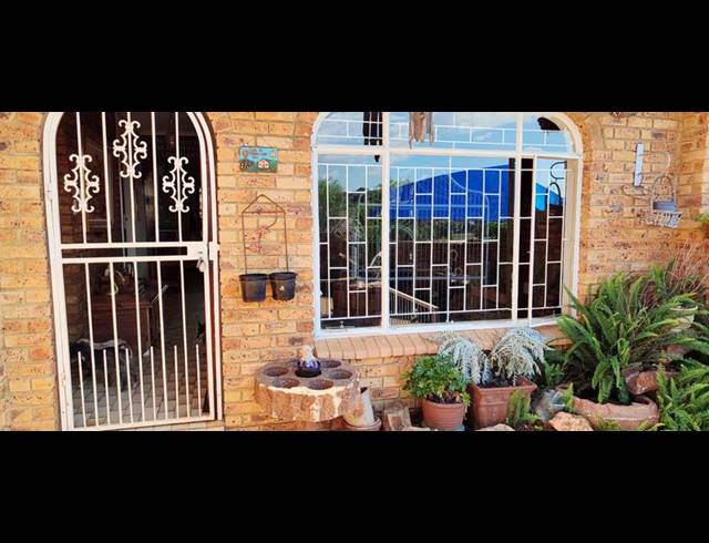 3 BEDROOM HOUSE FOR SALE IN GREENHILLS EXT 3